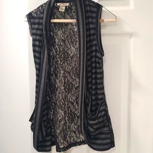 Lace vest black and Gray medium